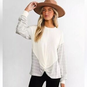 Daytrip buckle size medium cream and gray oversized thermal knotted front shirt